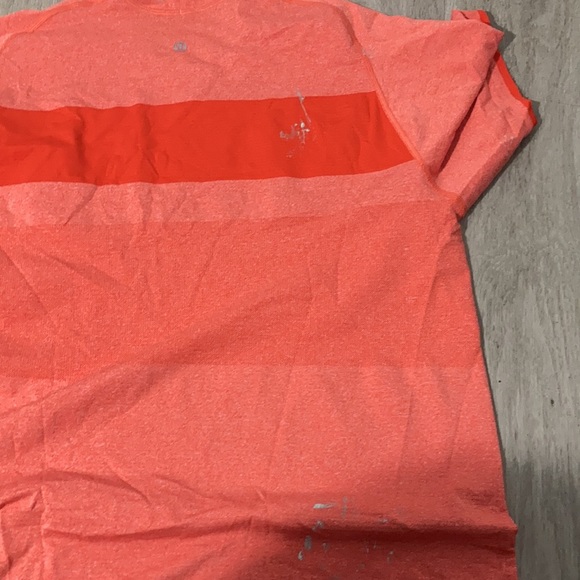 Lululemon with flaws - Picture 2 of 3